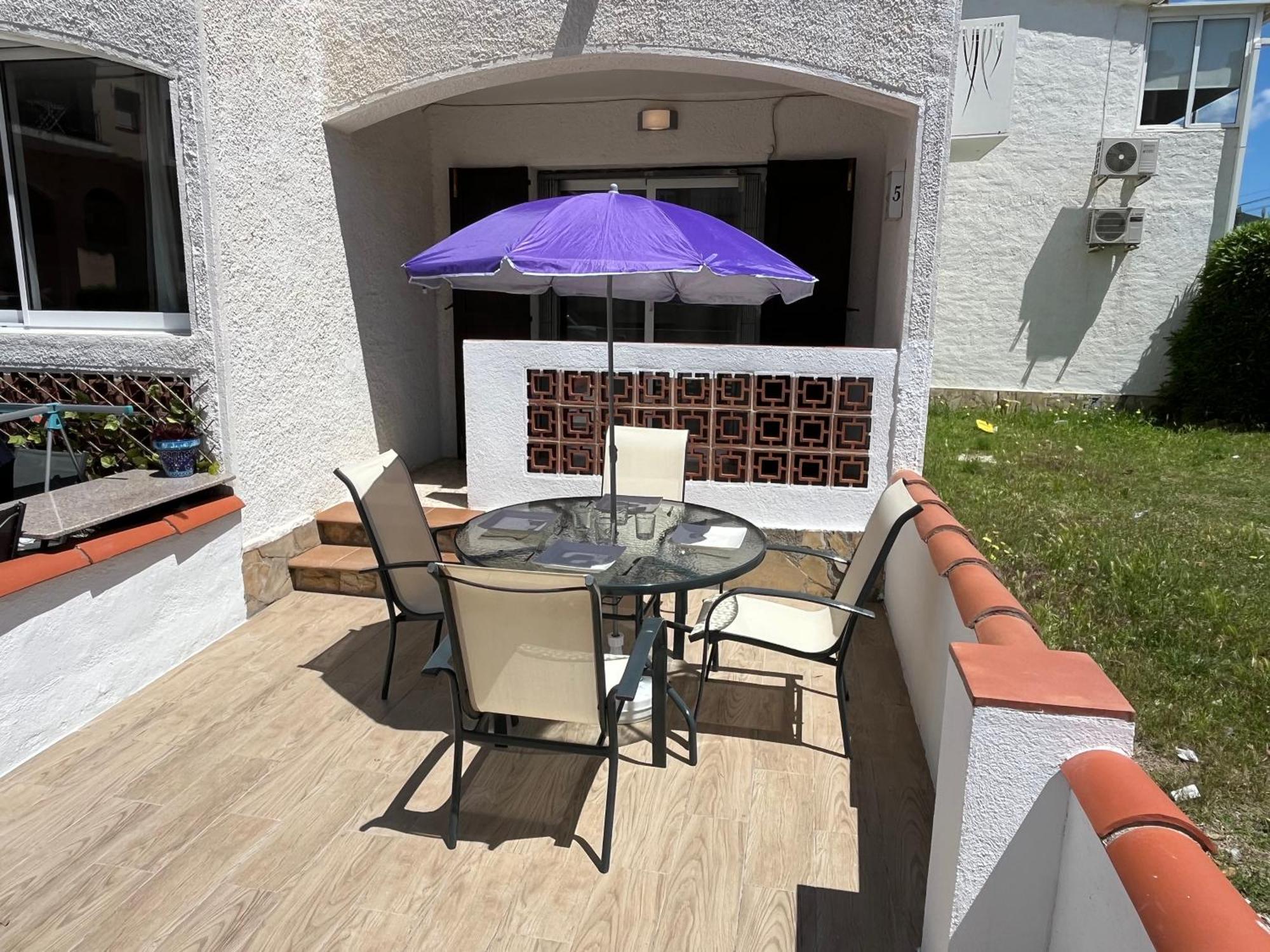 Appartement Situe A 100 M De La Plage Empuriabrava Bagian luar foto